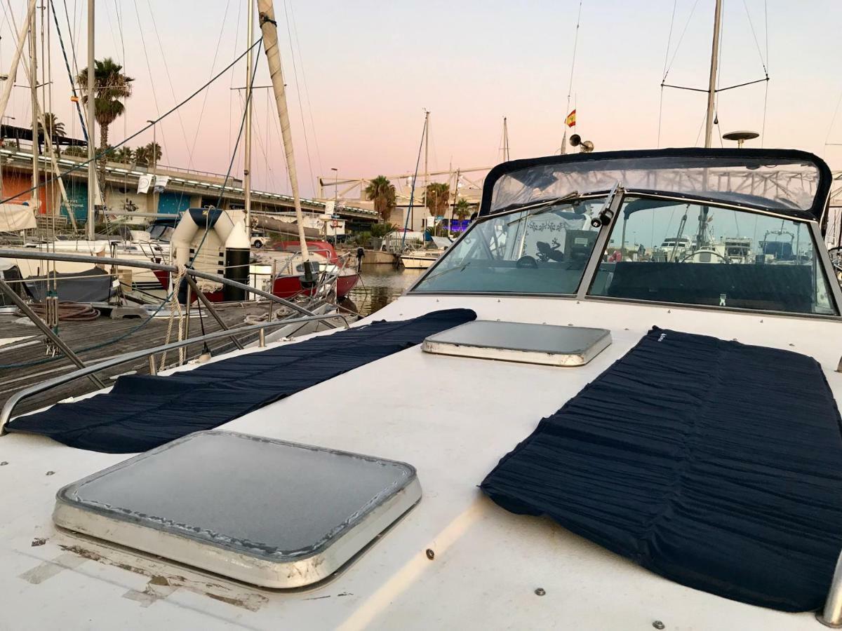 Отель Yacht Experience Barcelona Сан-Адриан-де-Бесос Экстерьер фото
